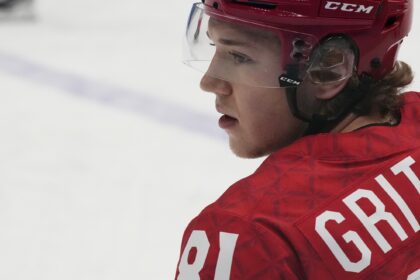 The New Jersey Devils signed 2019 fifth-round pick Arseniy Gritsyuk to a one-year, entry-level contract for next season.