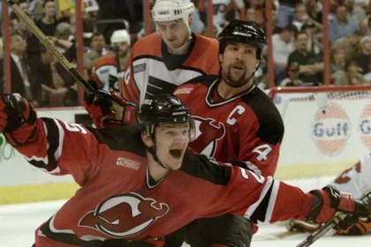 When we debate who deserves to go into the Hockey Hall of Fame, one player comes to mind, and that is lifelong Devil Patrik Elias.